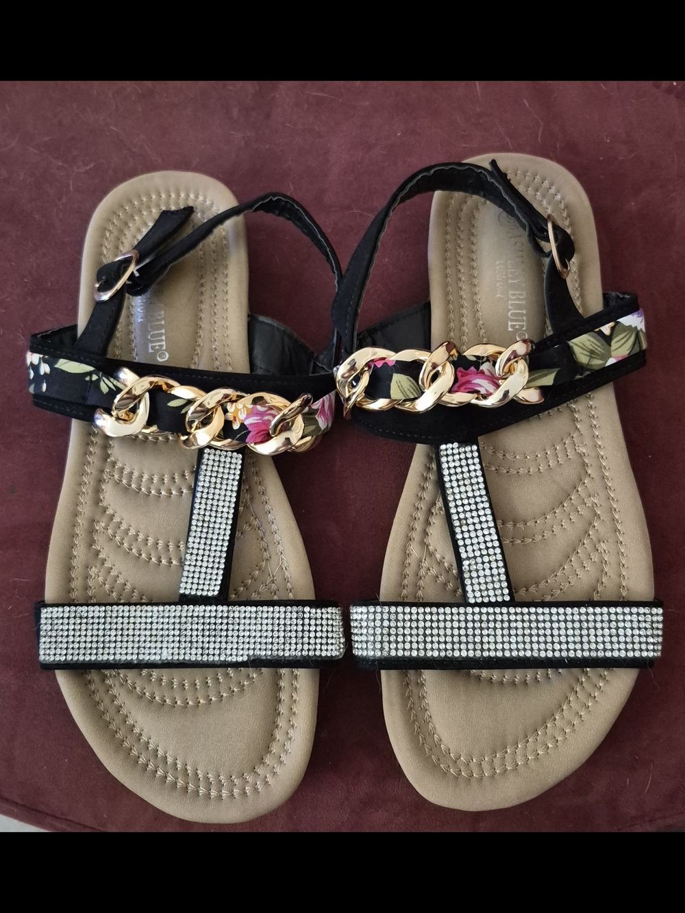 Ashley Blue Size 9 Floral Chain Black T-Strap Rhinestone Sandals